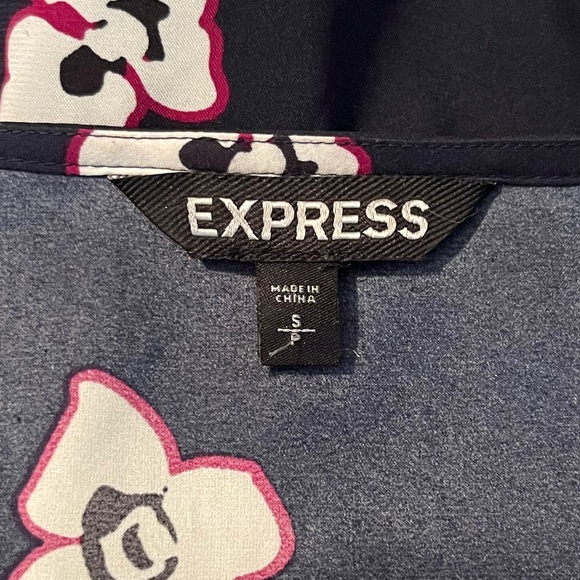 Express Women’s Navy Silky Floral Blouse with Cuffed Cap Sleeve, Deep V - Picture 3 of 8